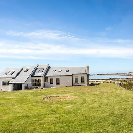 Holiday home Doleen House *