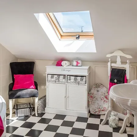 Holiday home Doleen House *
